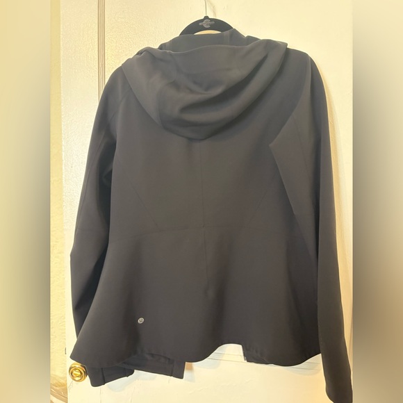 Lululemon Stretch Slim-Fit Running Jacket - Picture 9 of 12